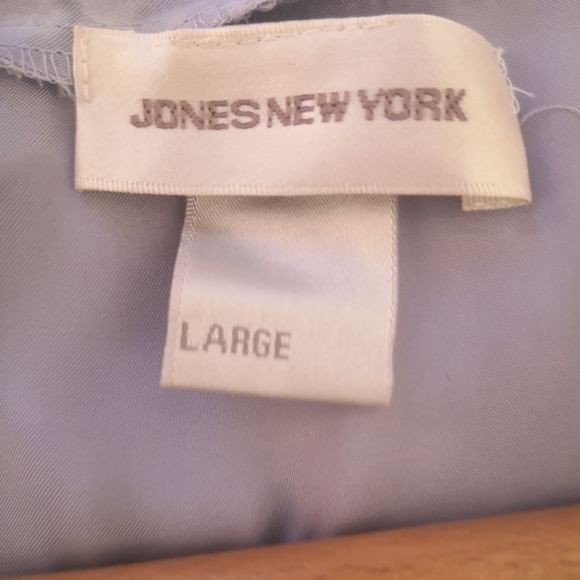 3/$20 Jones New York robe - Picture 10 of 14